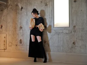 杨幂复古盘发性感写真图片_5