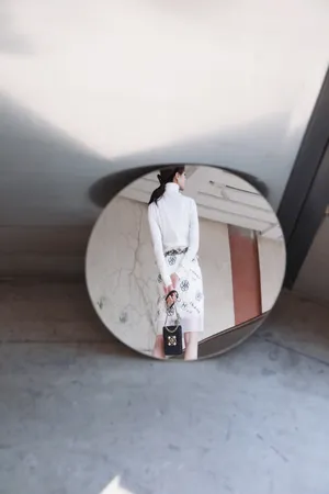 刘诗诗高领毛衣优雅时尚写真图片_2
