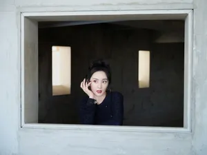 杨幂短款蕾丝上衣性感妩媚写真图片_8
