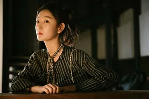 周依然高马尾摩登酷美写真图片_7