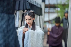 《狼殿下》李沁双马尾造型清新靓丽剧照图片_1
