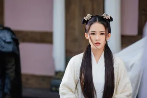 《狼殿下》李沁双马尾造型清新靓丽剧照图片_13