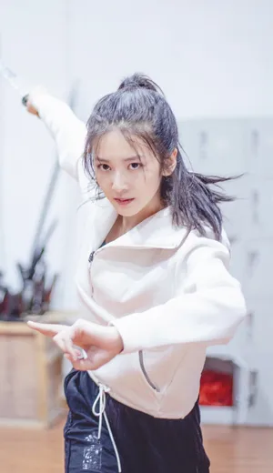 马瑞剑客侠女造型写真图片_4