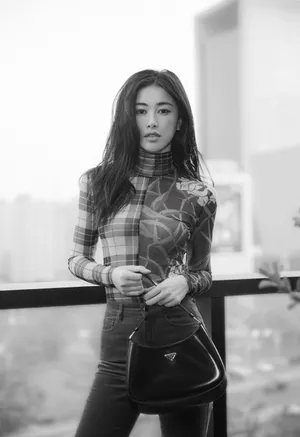 朱珠黑白风格性感写真图片_5