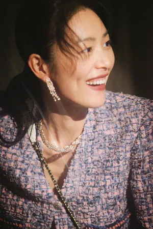 刘雯软呢外套简洁高级写真图片_3