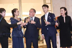 舒淇邓伦女神性感男神帅气现场图片