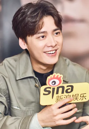 李易峰绿夹克休闲阳光帅照图片_7