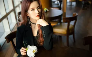 硬糖少女黑色复古套装写真图片_4