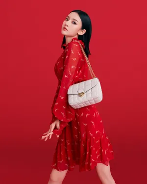 宋祖儿双面性感品牌代言写真图片