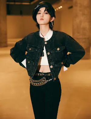 张子枫牛仔装贝雷帽潇洒写真图片_8