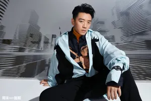 郑恺冷酷帅气黑白写真图片_8