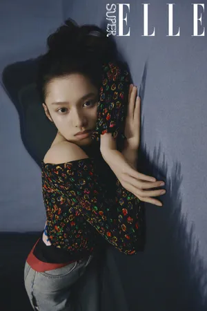 张婧仪性感灵动写真图片