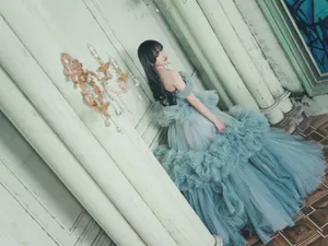 程潇蓝色蛋糕婚纱裙性感写真图片_6
