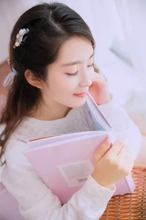 吴曼思白衣光影清新写真图片_2