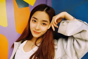 吴曼思游乐园甜美写真图片