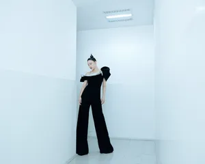 阚清子斜肩连体裤时尚写真图片_8