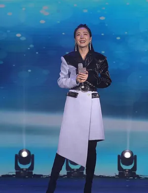 安又琪朦胧迷幻美丽现场照图片_1