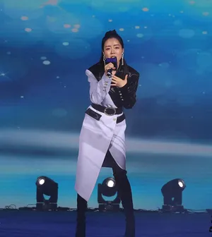 安又琪朦胧迷幻美丽现场照图片_3