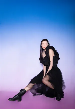 周韦彤黑蝴蝶裙性感写真图片_3