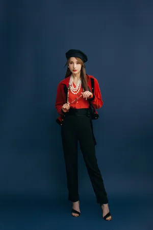 吴昕黑红优雅复古大片写真图片_4