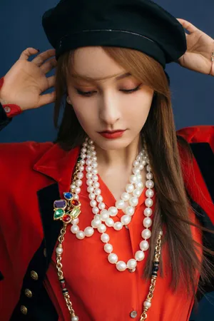 吴昕黑红优雅复古大片写真图片_6
