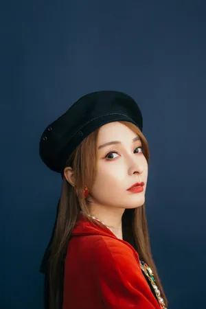 吴昕黑红优雅复古大片写真图片_7