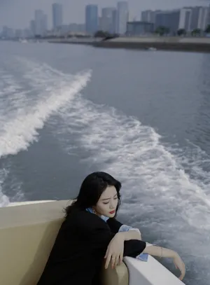 王梓薇少女风甜美写真图片