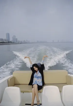 王梓薇少女风甜美写真图片_5