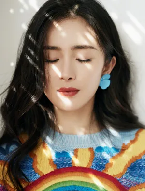 杨幂彩虹毛衣短裙性感写真图片_8