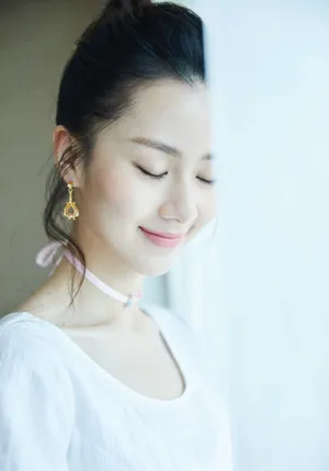 关芯优雅气质仙气性感写真图片