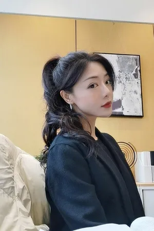邓家佳时髦居家私服照图片