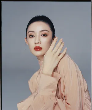 孙佳雨简约风时尚写真图片_7