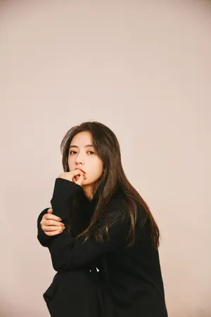蔡文静黑色毛衣裙性感写真图片_2