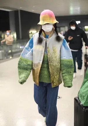 春夏一身潮装清新可爱机场照图片_2