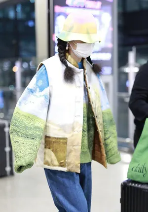 春夏一身潮装清新可爱机场照图片_3