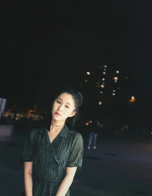 关芯夜景街拍图片写真_2