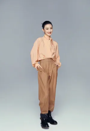 孙佳雨典雅温婉写真图片_8