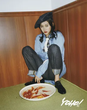 关晓彤眉上刘海胶片质感写真图片_2