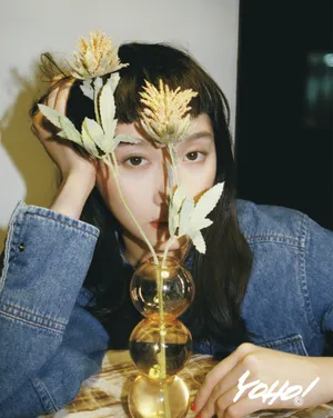 关晓彤眉上刘海胶片质感写真图片_6