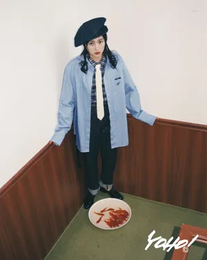 关晓彤眉上刘海胶片质感写真图片_9