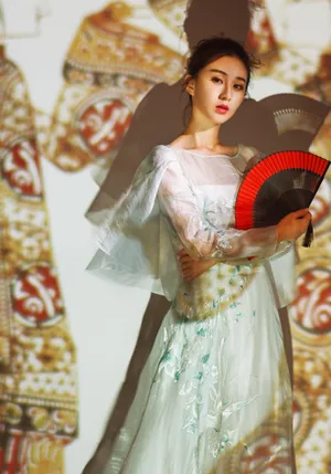 关芯中国风复古性感写真图片_17