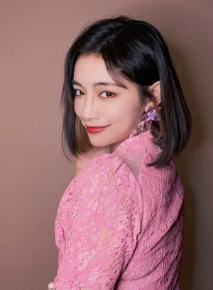 许佳琪甜酷私服自拍照图片_2