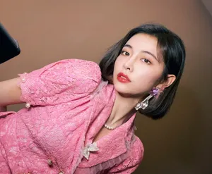 许佳琪甜酷私服自拍照图片_3