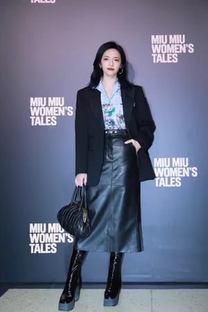 姚晨西服皮裙酷飒写真图片_4