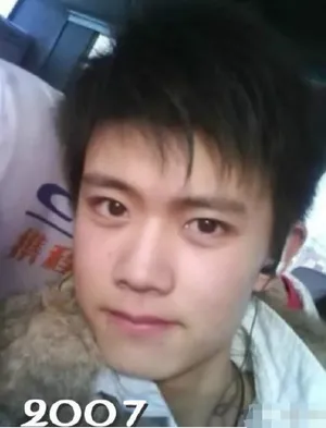 任嘉伦青涩呆萌帅气学生旧照图片_2