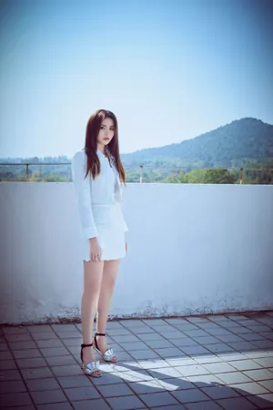 金子涵性感半裙甜美写真图片_4