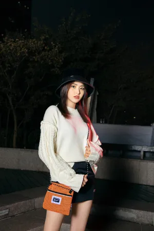 金子涵冬日时尚穿搭写真图片_2