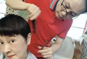 冯远征梁丹妮庆祝结婚27周年美照图片