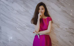 张棪琰紫裙性感美艳写真图片_4