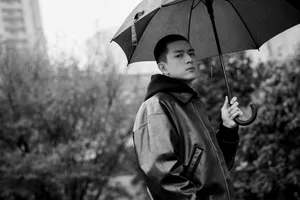 李现寸头造型酷帅写真图片_3